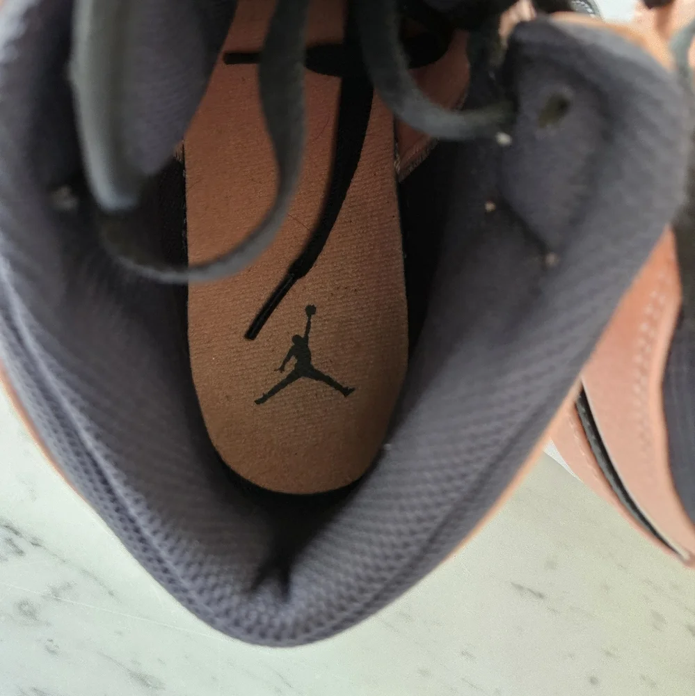 Nike Air Jordan 1 Mid‎ 